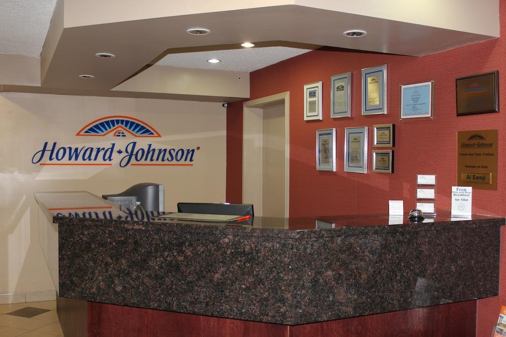 Howard Johnson By Wyndham Red Deer Penhold Interior foto