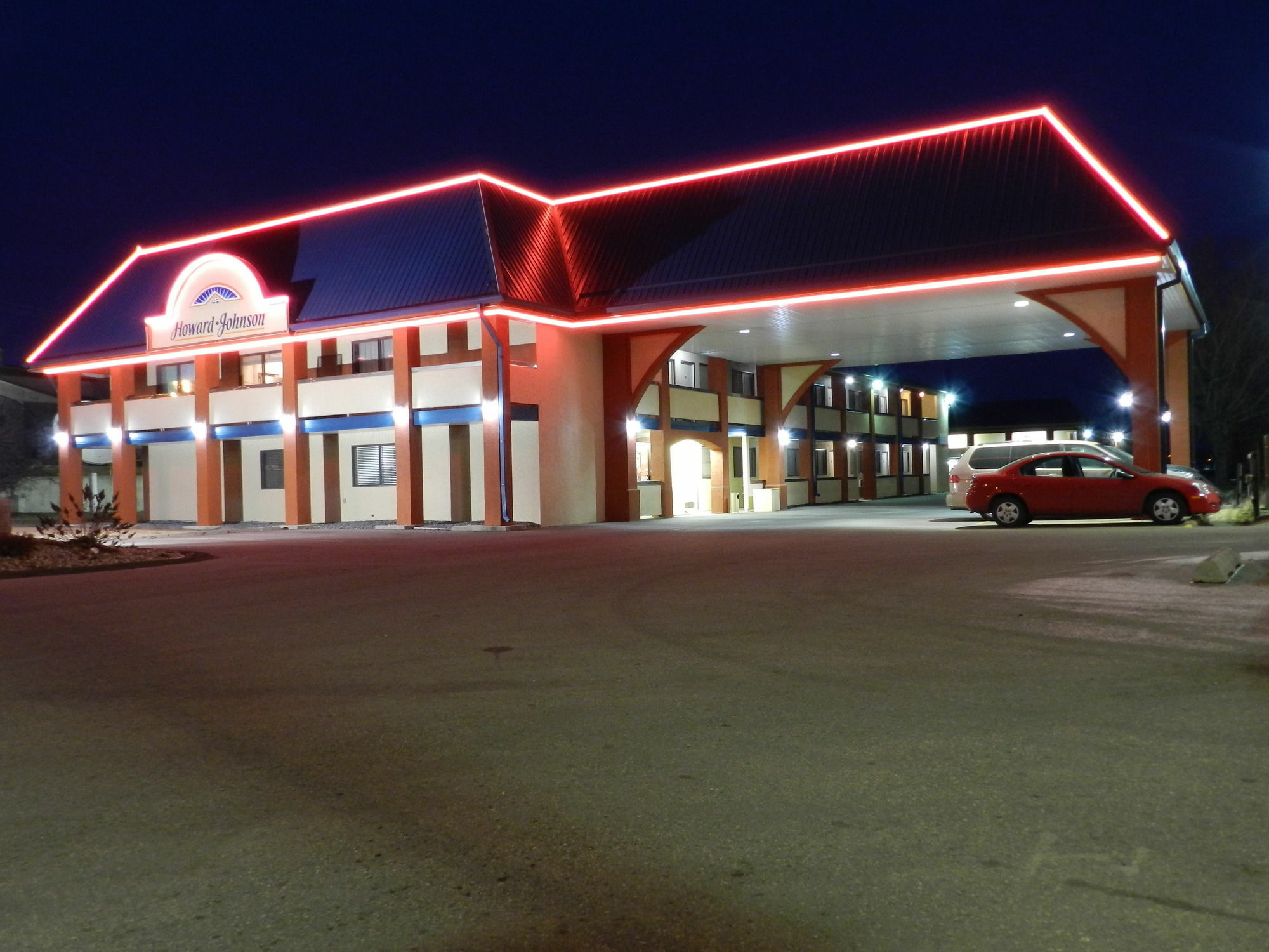Howard Johnson By Wyndham Red Deer Penhold Exterior foto