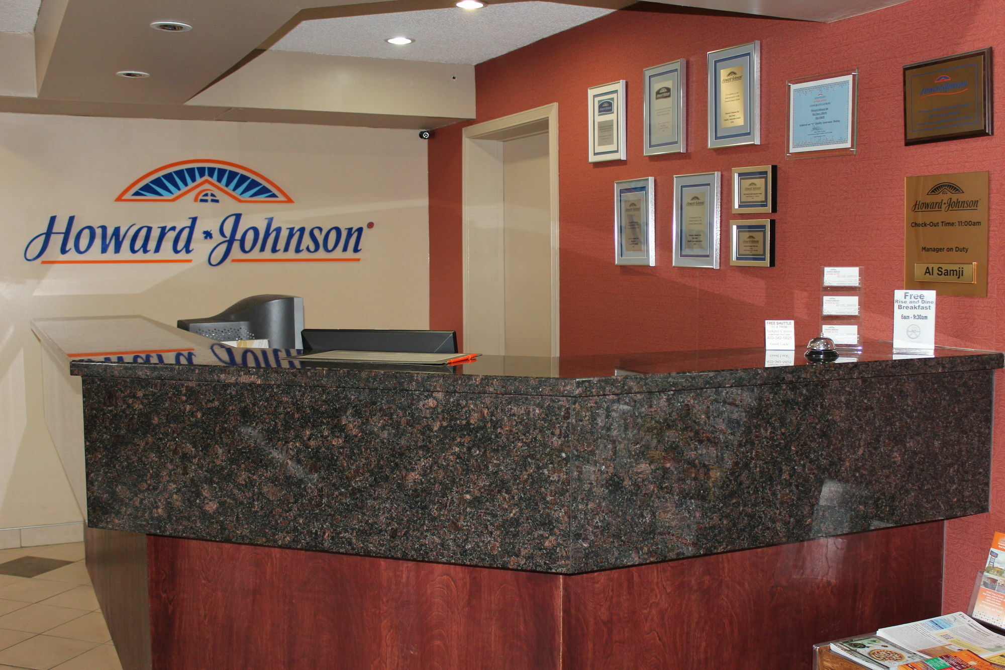 Howard Johnson By Wyndham Red Deer Penhold Exterior foto
